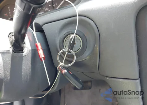 2000 Toyota Camry Le from USA, damaged, VIN JT2BG22K3Y0477069